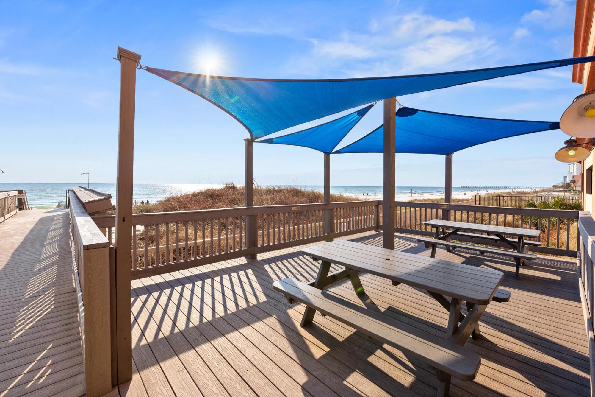 Gulf Front Master Br In Sunrise Beach With Amazing Views! Sleeps 7! Panama City Beach Buitenkant foto