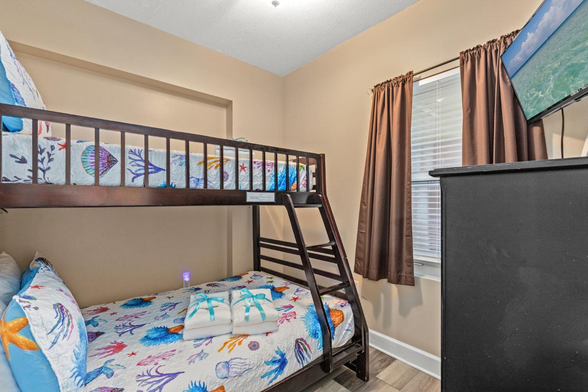 Gulf Front Master Br In Sunrise Beach With Amazing Views! Sleeps 7! Panama City Beach Buitenkant foto
